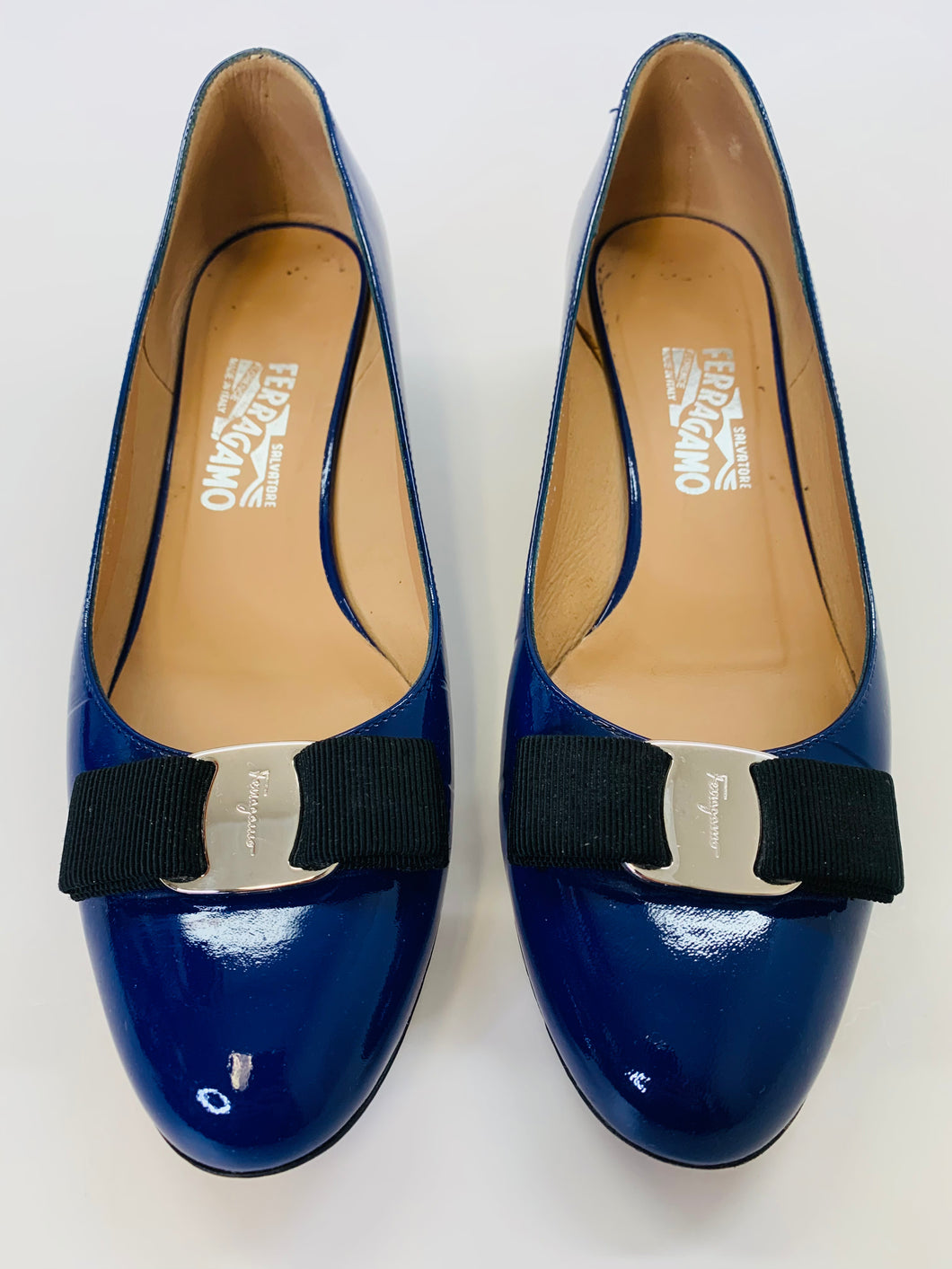 Salvatore Ferragamo Blue Vara Pumps Size 9