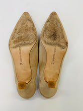 Load image into Gallery viewer, Manolo Blahnik Camel Slides Size 36