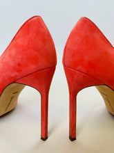 Load image into Gallery viewer, Manolo Blahnik BB 105 Coral Pumps Size 39 1/2