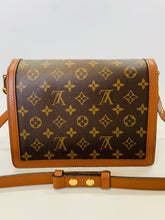 Load image into Gallery viewer, Louis Vuitton Dauphine MM Reverse Monogram Bag