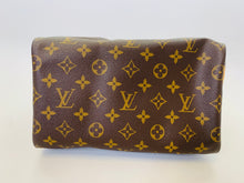 Load image into Gallery viewer, Louis Vuitton Monogram Canvas Speedy Bandouliere 25