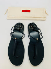 Load image into Gallery viewer, Valentino Garavani Black Rockstud Thong Sandal Size 40