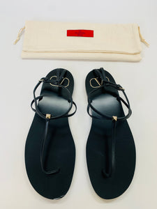 Valentino Garavani Black Rockstud Thong Sandal Size 40