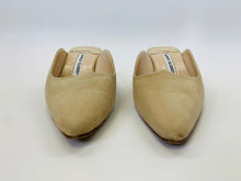 Load image into Gallery viewer, Manolo Blahnik Camel Slides Size 36