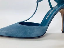 Load image into Gallery viewer, Manolo Blahnik Blue Getta 105 Pumps Size 39 1/2