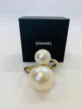 Load image into Gallery viewer, CHANEL Spring 2014 RTW Oversized Pearl Bypass Cuff Size XS-S
