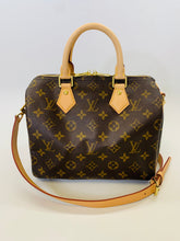 Load image into Gallery viewer, Louis Vuitton Monogram Canvas Speedy Bandouliere 25