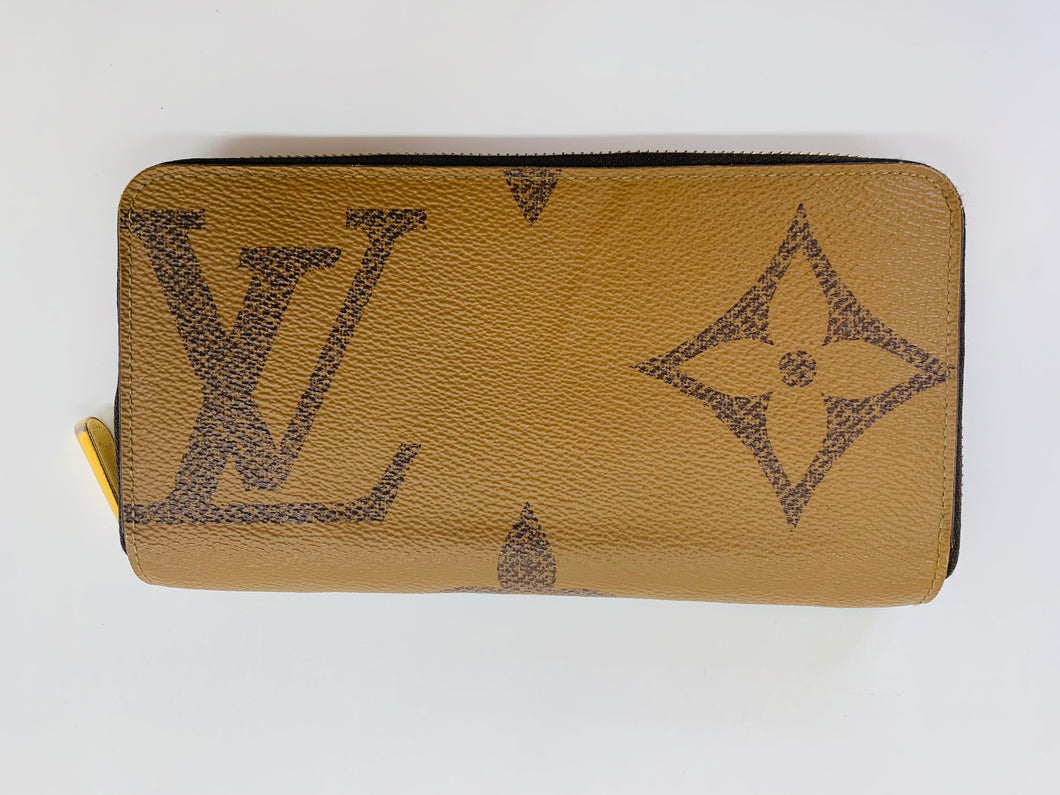 Louis Vuitton Reverse Giant Monogram Canvas Zippy Wallet