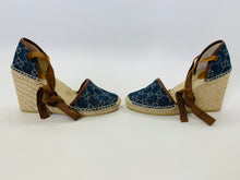 Load image into Gallery viewer, Gucci New Denim GG Espadrille Wedge Size 37