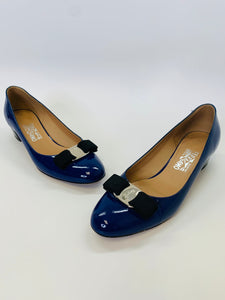 Salvatore Ferragamo Blue Vara Pumps Size 9