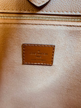 Load image into Gallery viewer, Louis Vuitton Arizona Beige On My Side MM Bag