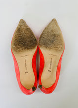 Load image into Gallery viewer, Manolo Blahnik BB 105 Coral Pumps Size 39 1/2