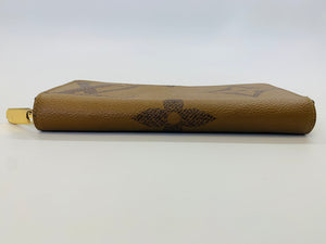 Louis Vuitton Reverse Giant Monogram Canvas Zippy Wallet