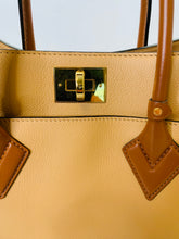 Load image into Gallery viewer, Louis Vuitton Arizona Beige On My Side MM Bag