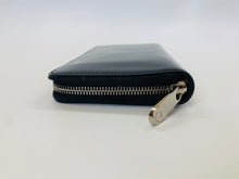 Load image into Gallery viewer, Louis Vuitton Black Epi Leather Zippy Wallet