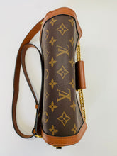 Load image into Gallery viewer, Louis Vuitton Dauphine MM Reverse Monogram Bag