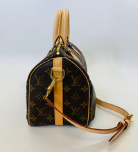 Load image into Gallery viewer, Louis Vuitton Monogram Canvas Speedy Bandouliere 25