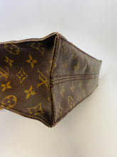 Load image into Gallery viewer, Louis Vuitton Monogram Canvas Sac Plat Tote