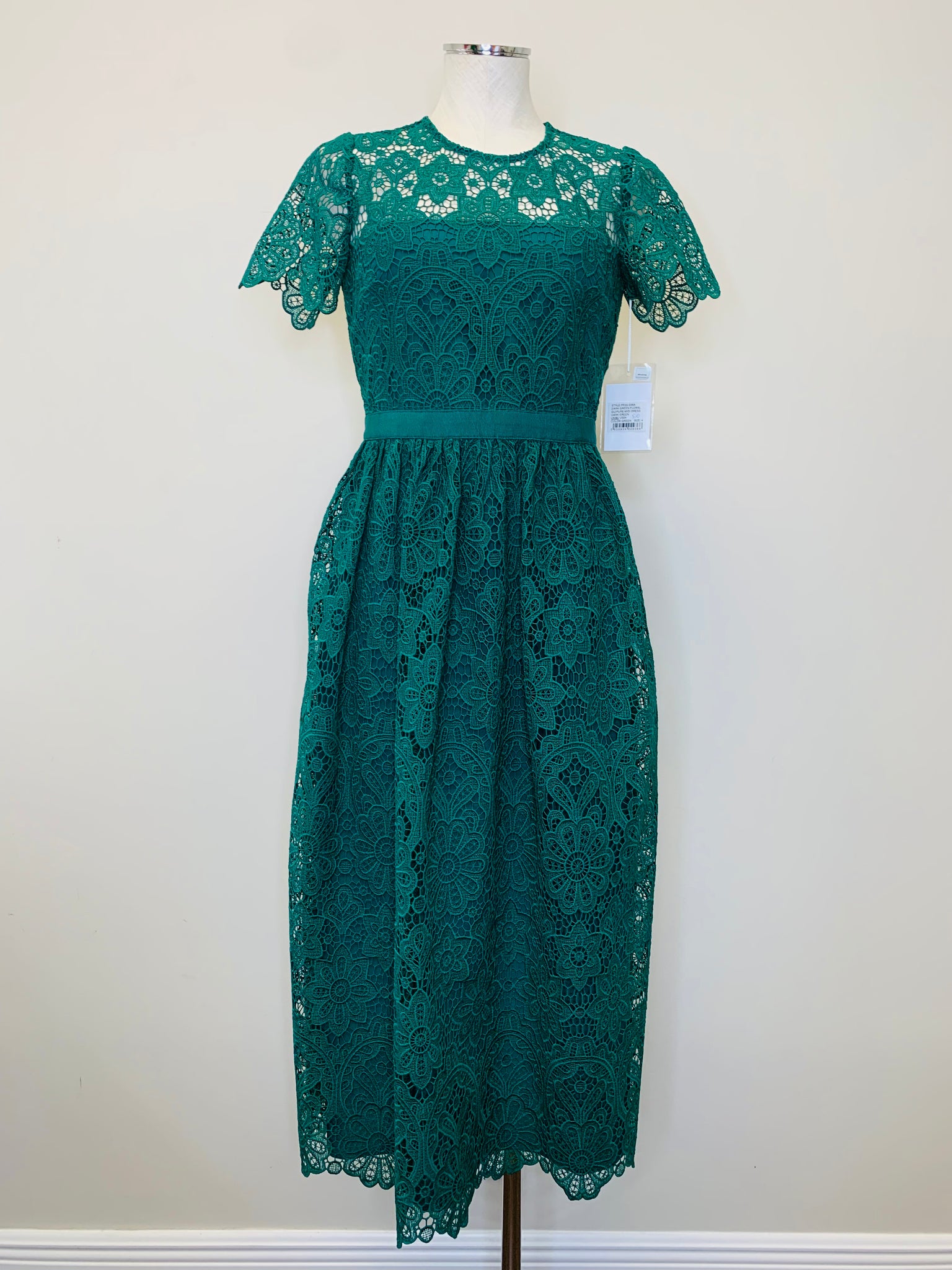 Self Portrait Green Guipure Midi Dress Sizes 4, 8 and 12 JDEX Styles Self Portrait Green Guipure Midi Dress Sizes 4, 8 and 12 JDEX Styles