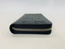 Load image into Gallery viewer, Louis Vuitton Noir Mahina Zippy Wallet