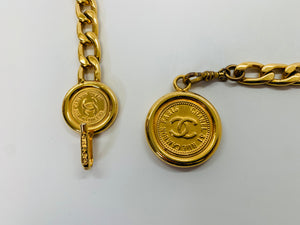CHANEL Vintage Gold Metal CC Belt Size XS-S