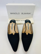 Load image into Gallery viewer, Manolo Blahnik Black Slides Size 38 1/2