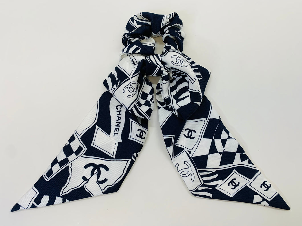 CHANEL Navy Blue and White CC Print Silk Hair Bow – JDEX Styles