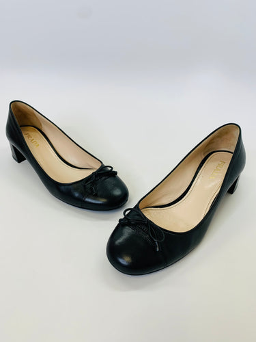 Prada Black Cap Toe Pumps Size 39