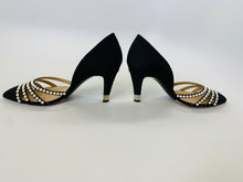 Load image into Gallery viewer, CHANEL Pearl and Grosgrain Pumps Size 39