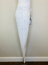 Load image into Gallery viewer, 3 x 1 NWT White Bianca Crop Fringe Jean Size 25