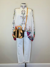 Load image into Gallery viewer, 3 x 1 NWT White Bianca Crop Fringe Jean Size 25