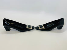 Load image into Gallery viewer, Roger Vivier Black Belle Pumps Size 38 1/2