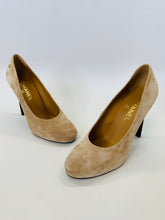 Load image into Gallery viewer, CHANEL Camel Suede Pumps Size 39 1/2