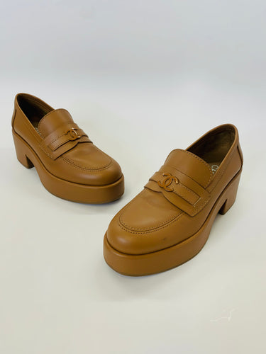 CHANEL 2022 Camel Leather CC Platform Loafers Size 37 1/2