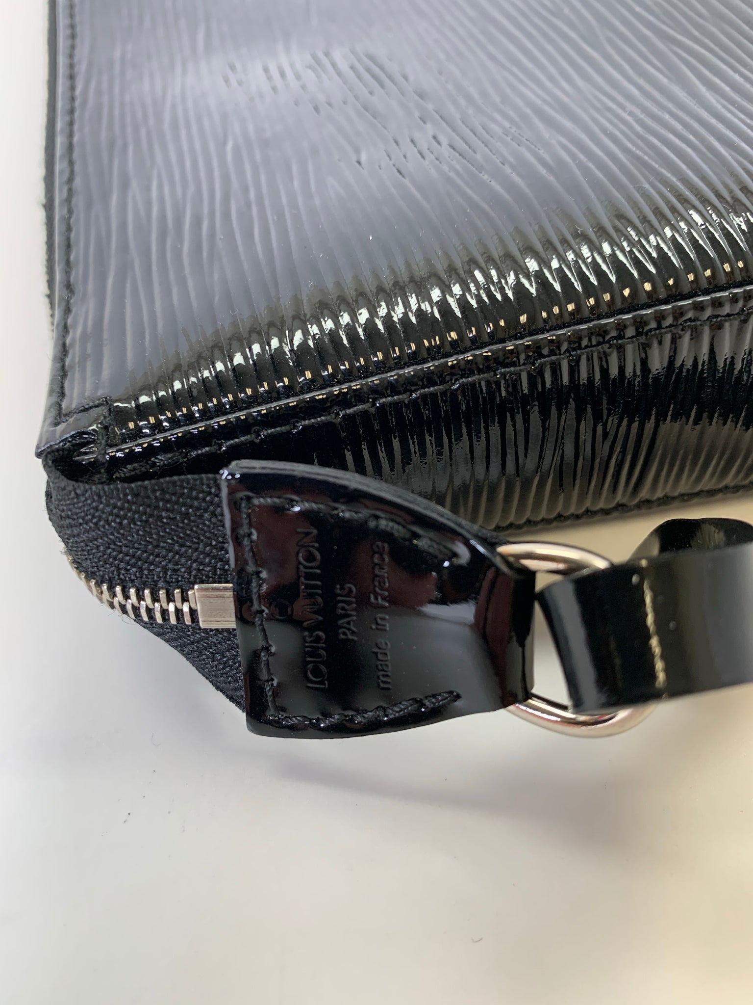 Louis Vuitton Womens Pochette Accessoire Black Epi Leather – Luxe Collective