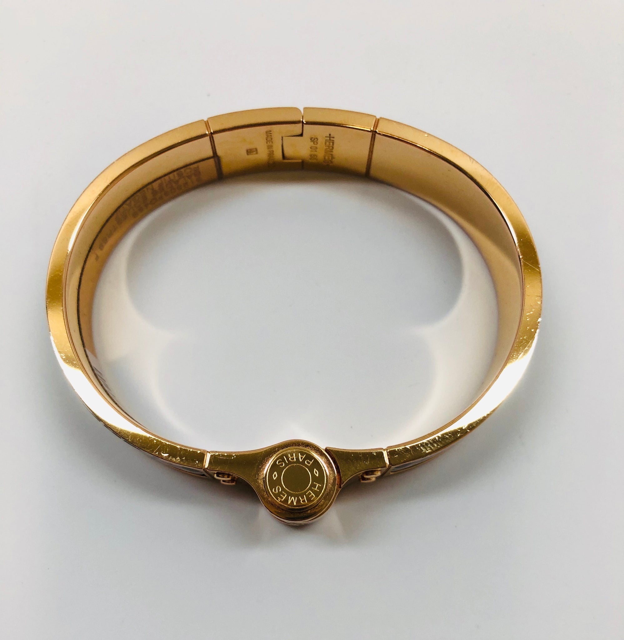 Hermès  Hermes Hinged Bracelet Medium Colorful Gold  Queen Station