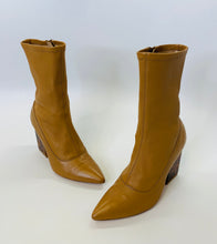Load image into Gallery viewer, Zimmermann Camel Leather Boots Size 39