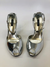 Load image into Gallery viewer, Dolce &amp; Gabbana Silver Leather Sandals Size 37