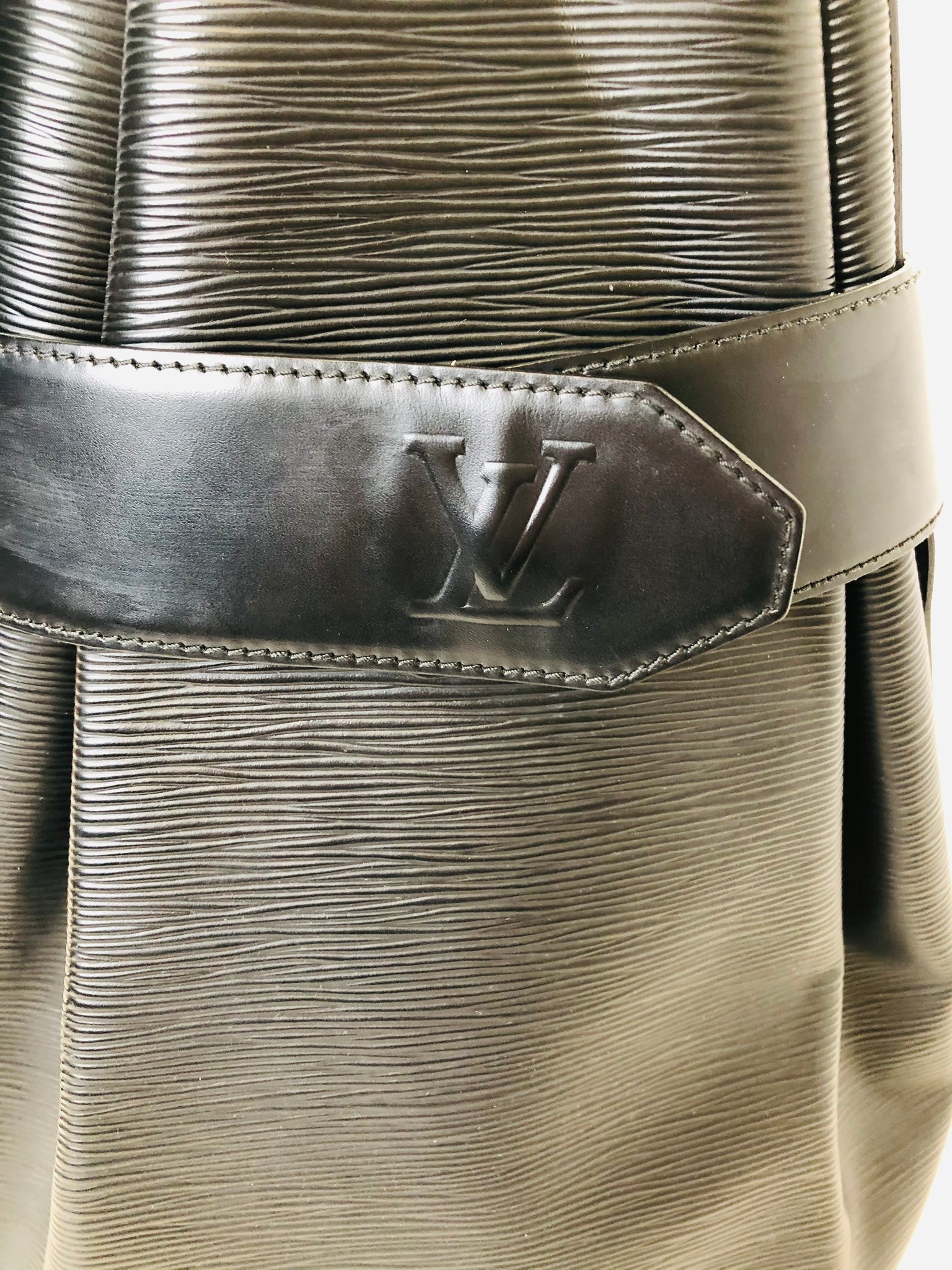 Louis Vuitton Epi Sac D'epaule GM – STYLISHTOP