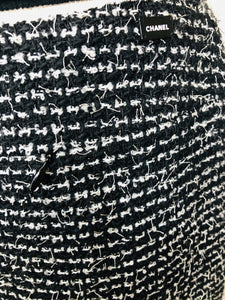 CHANEL Black and White Tweed Skirt Size 42