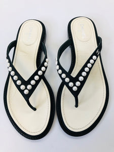 CHANEL Black and Ivory Leather Pearl Thong Sandals Size 37 1/2 C