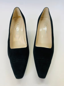 CHANEL Black Suede Pumps Size 39 1/2