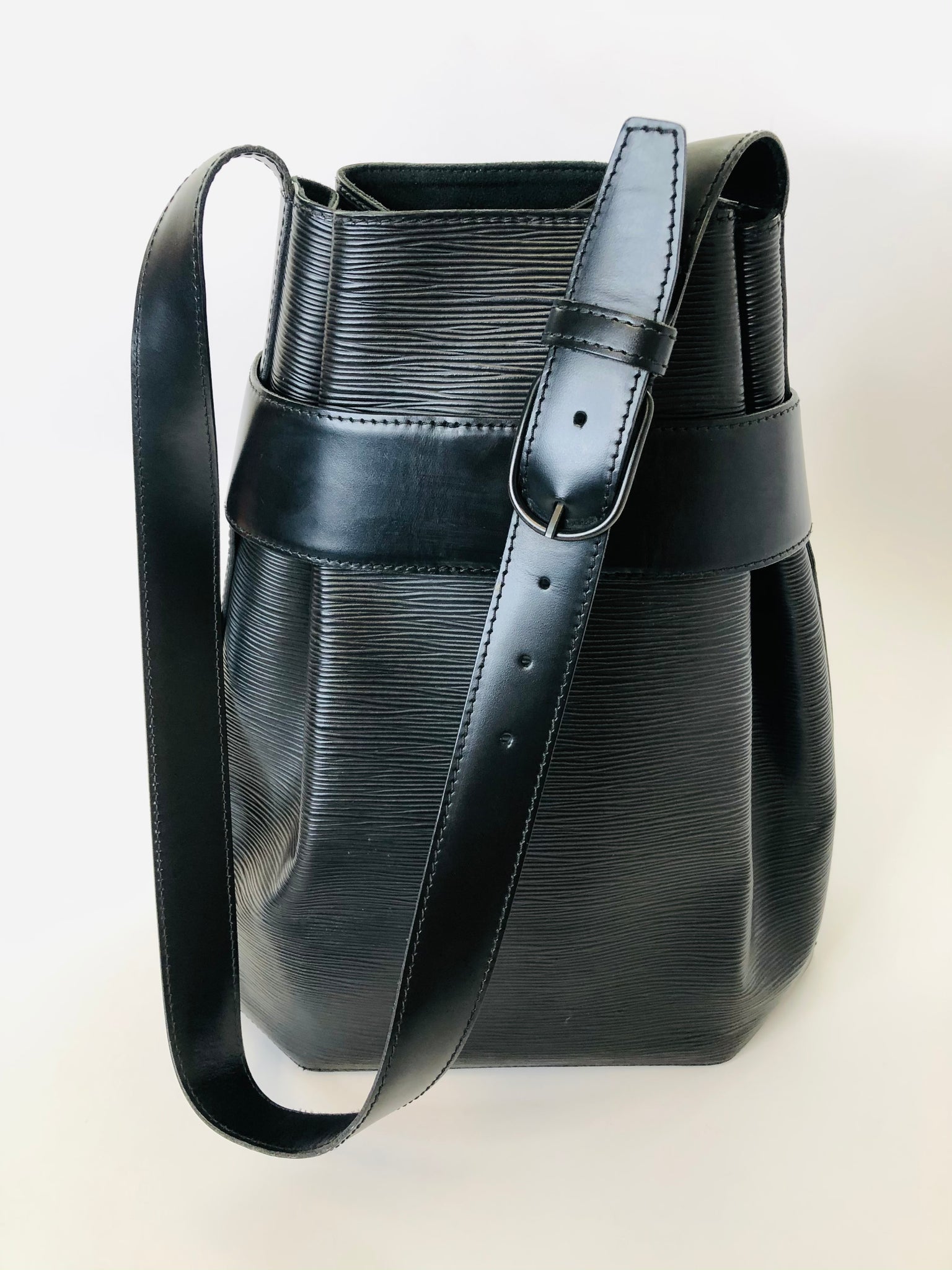 Sac d'épaule leather handbag Louis Vuitton Black in Leather - 17311994