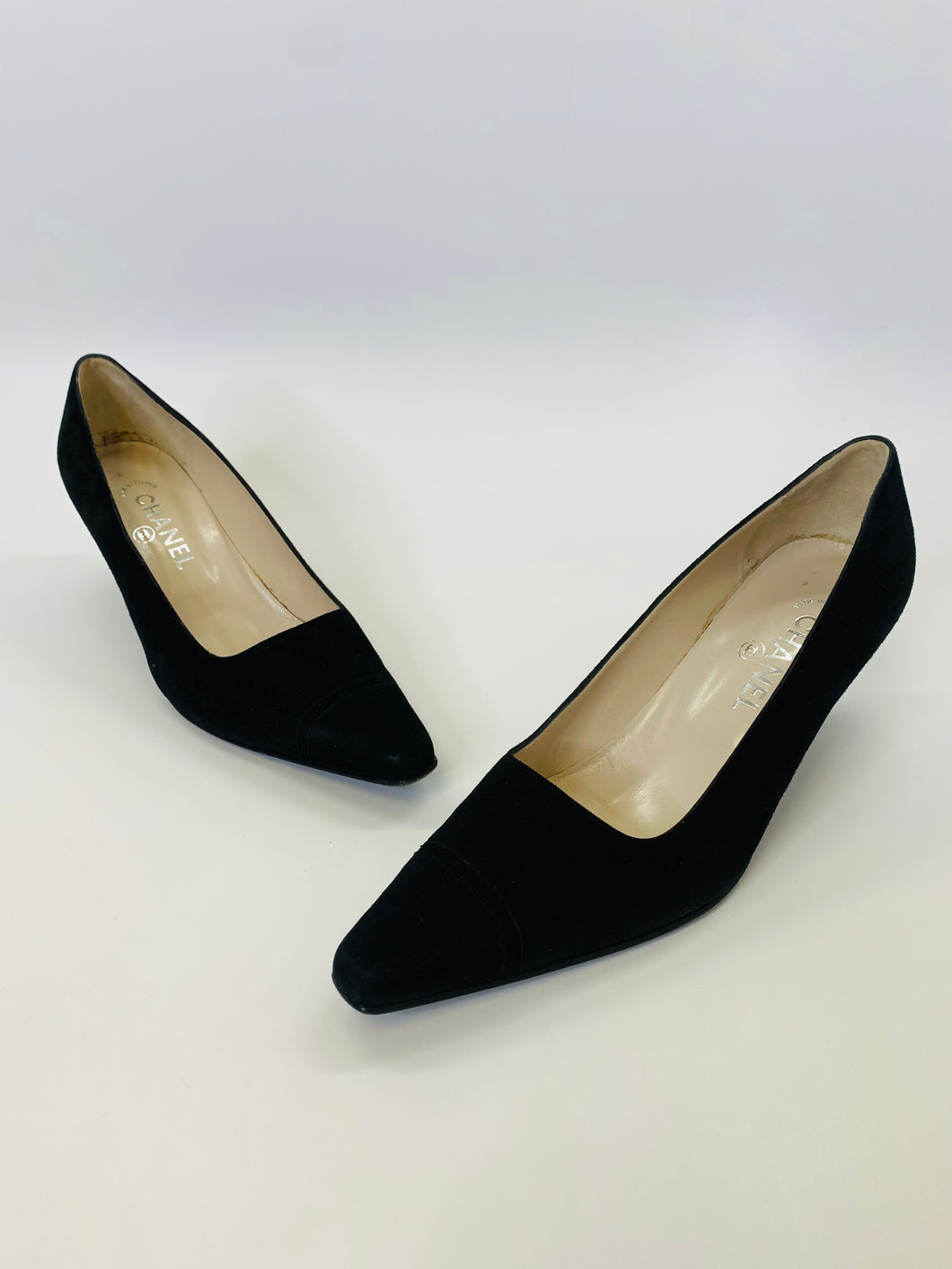 CHANEL Black Suede Pumps Size 39 1/2