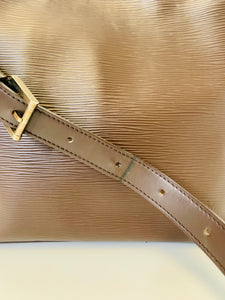 Louis Vuitton Mandora MM Bag
