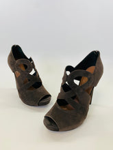 Load image into Gallery viewer, Alaia Zip Back Platform Sandals Size 38