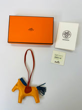 Load image into Gallery viewer, Hermès Milo MM Rodeo Bag Accessory