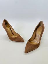 Load image into Gallery viewer, Gianvito Rossi Blush Pumps Size 37 1/2
