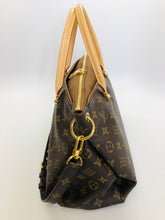 Load image into Gallery viewer, Louis Vuitton Pallas Bag