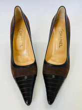 Load image into Gallery viewer, CHANEL Brown CC Pumps Size 38 1/2